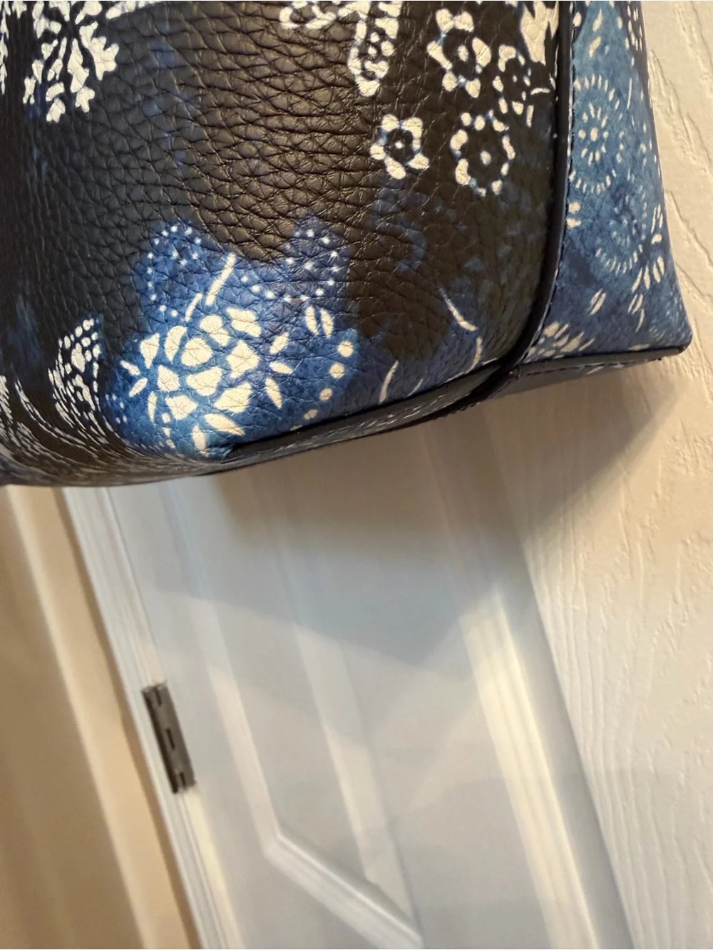 Lauren Ralph Lauren Navy and Blue Floral Tote with Navy Pouch- NWOT
